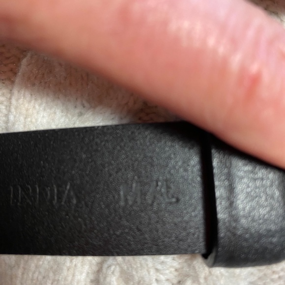 Vintage Chico's Black Leather Belt with Gold Hook Clasp 24-42" - Picture 5 of 9